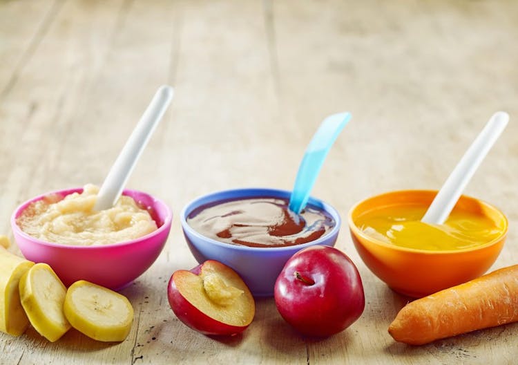 Healthy baby food puree made with fresh fruits and vegetables
